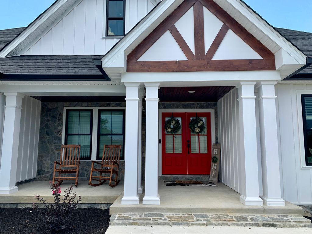 Custom Home #23 — photo 2